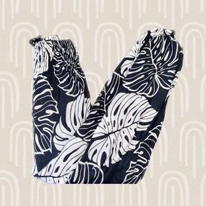 Handmade leaf patterned pants